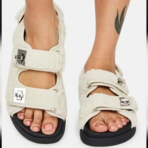 STEVE MADDEN Margie Fluffy Sandals Size 6